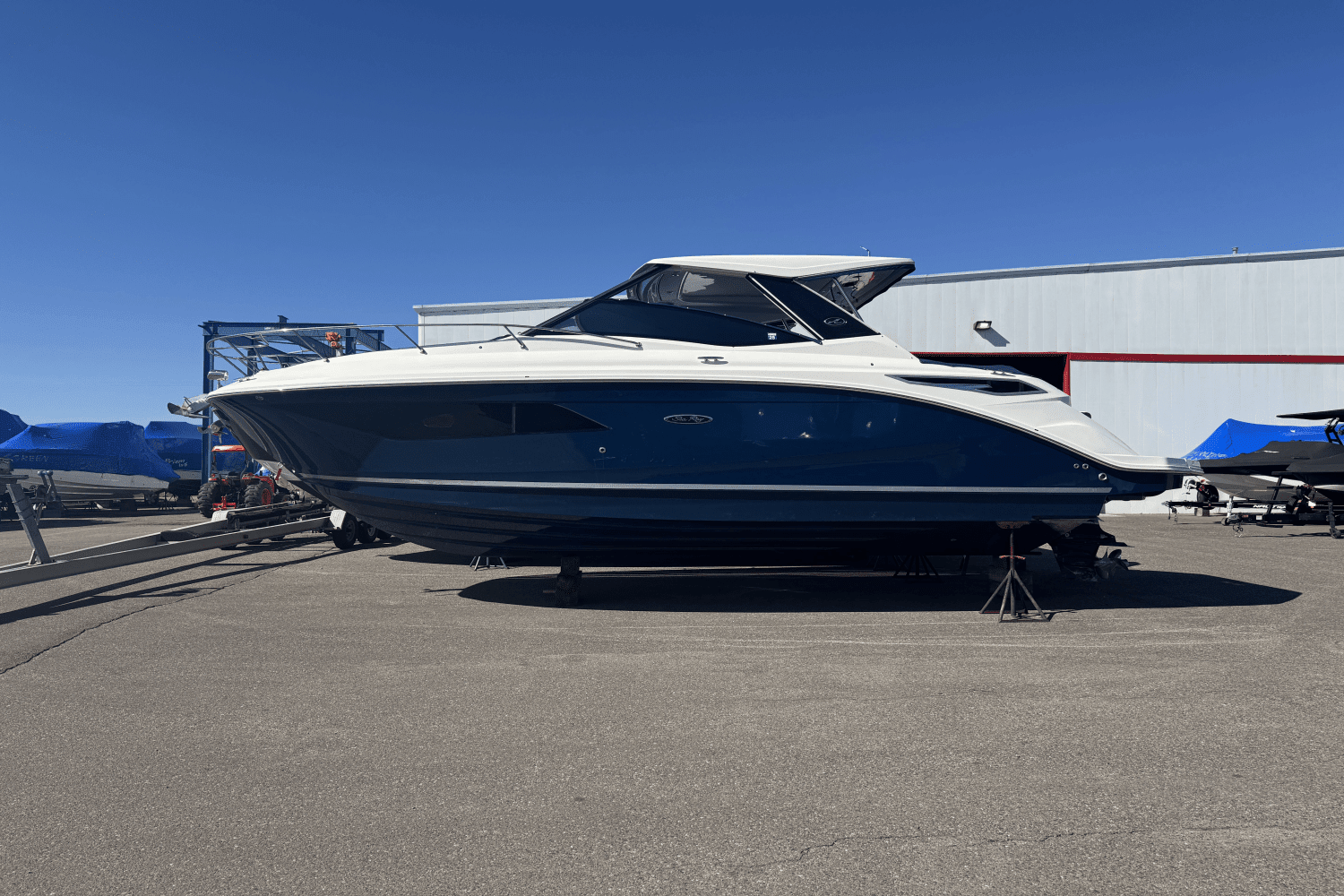 2019 Sea Ray 320 SUNDANCER Image Thumbnail #1