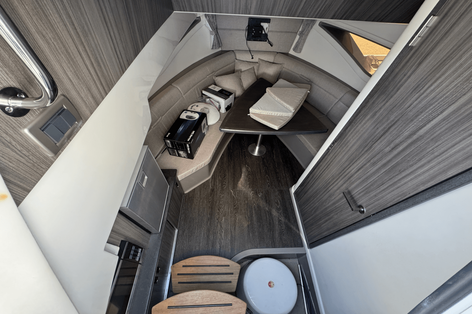 2019 Sea Ray 320 SUNDANCER Image Thumbnail #19