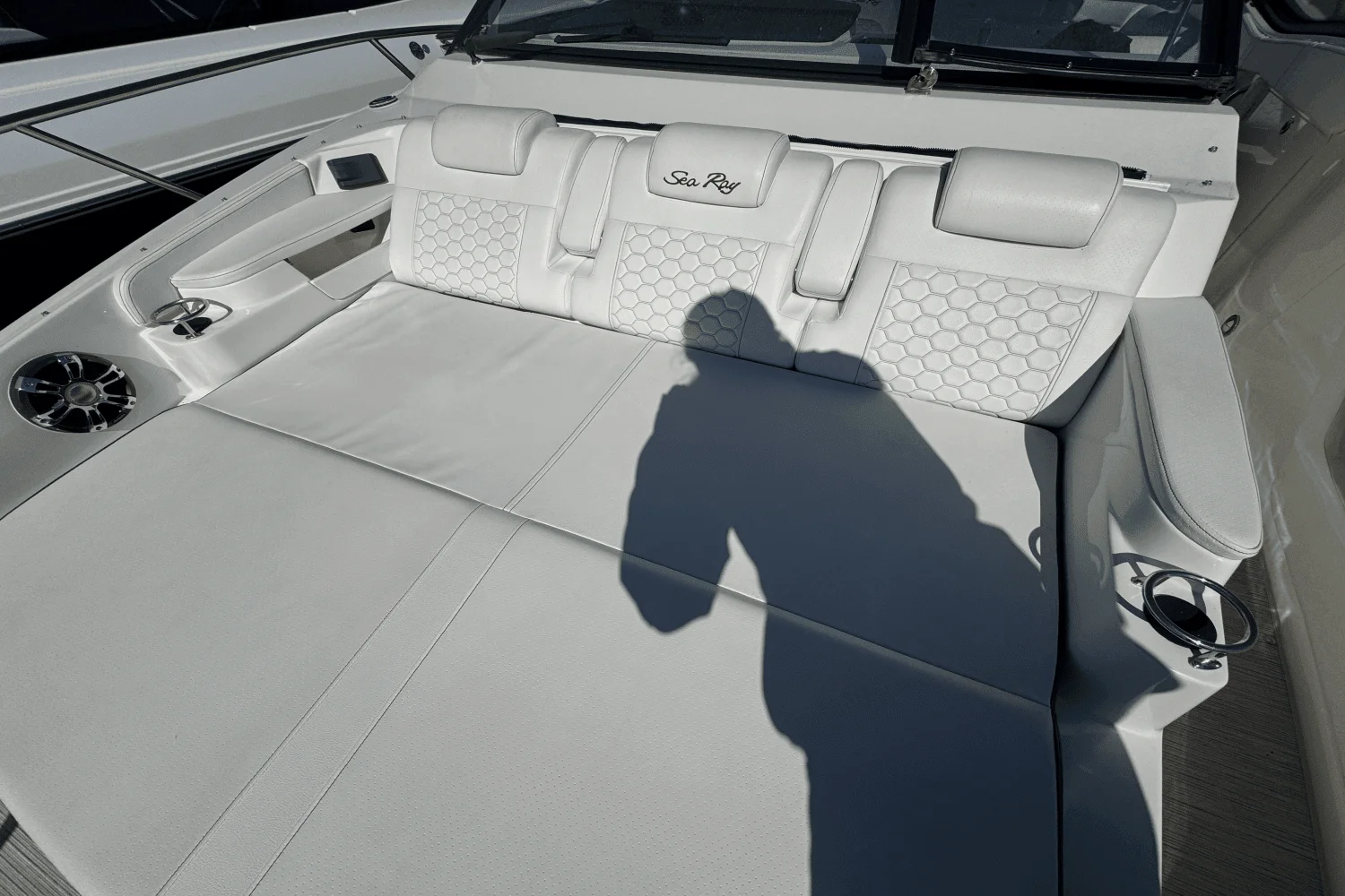 2019 Sea Ray 320 SUNDANCER Image Thumbnail #28