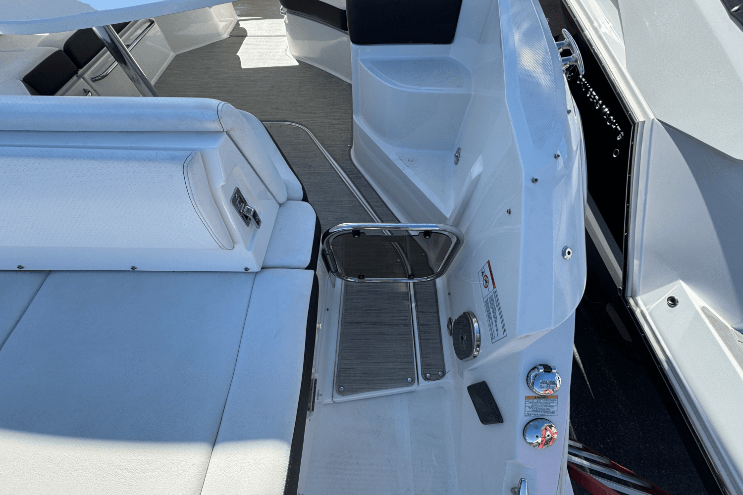 2019 Sea Ray 320 SUNDANCER Image Thumbnail #6