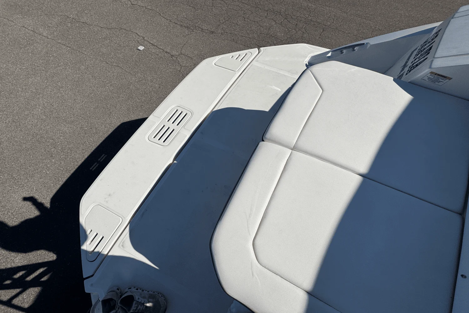 2019 Sea Ray 320 SUNDANCER Image Thumbnail #3