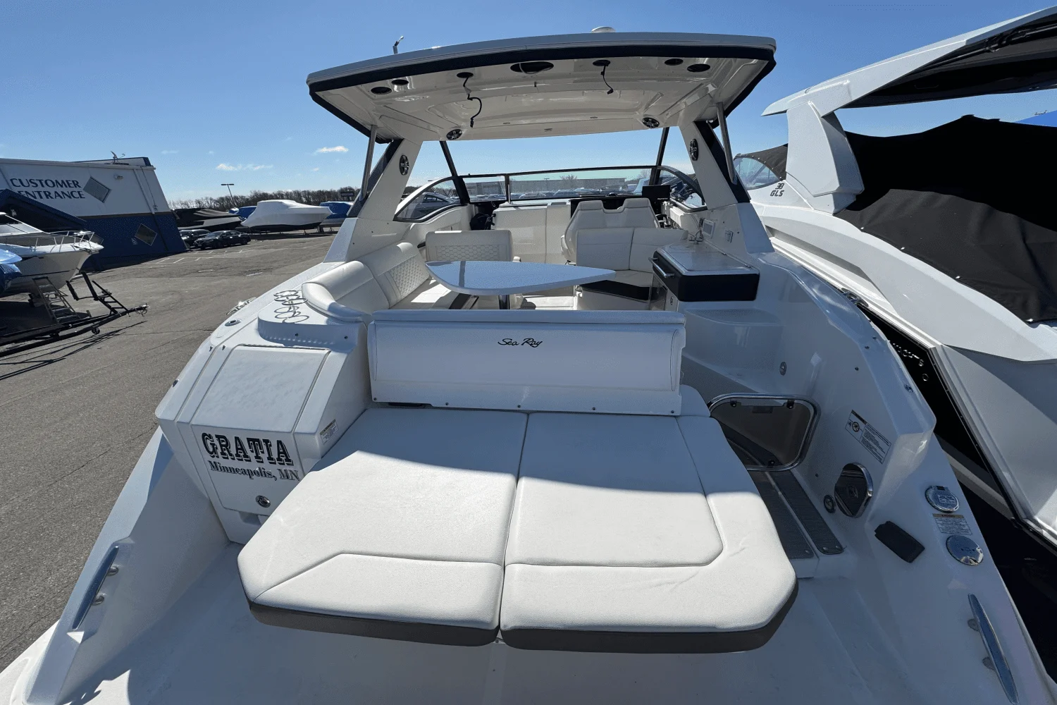 2019 Sea Ray 320 SUNDANCER Image Thumbnail #5