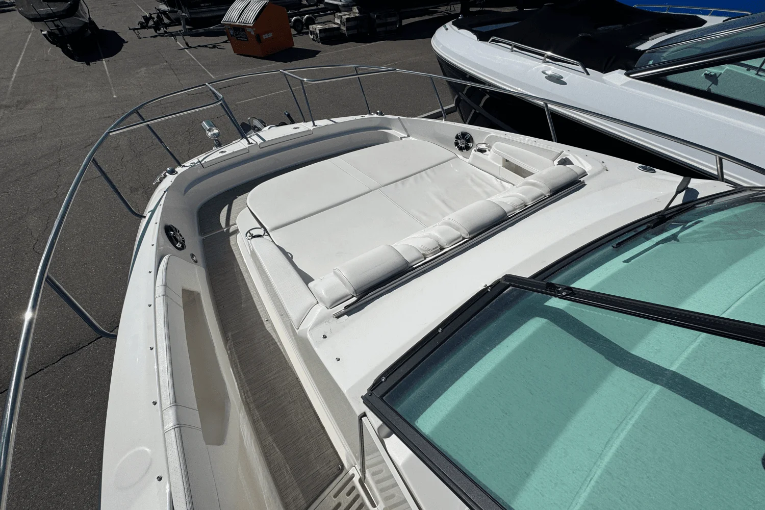 2019 Sea Ray 320 SUNDANCER Image Thumbnail #26