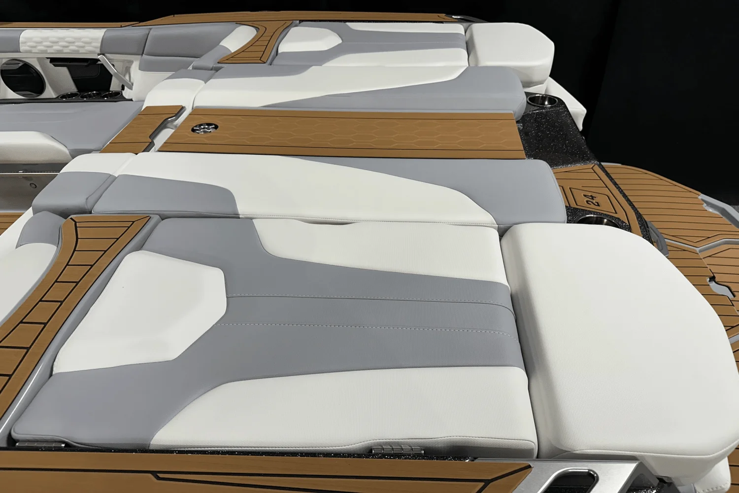 2026 Mastercraft XT24 Image Thumbnail #7