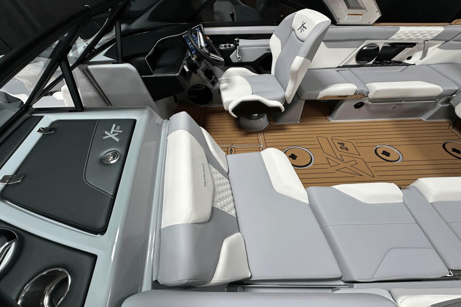 2026 Mastercraft XT24 Image Thumbnail #3