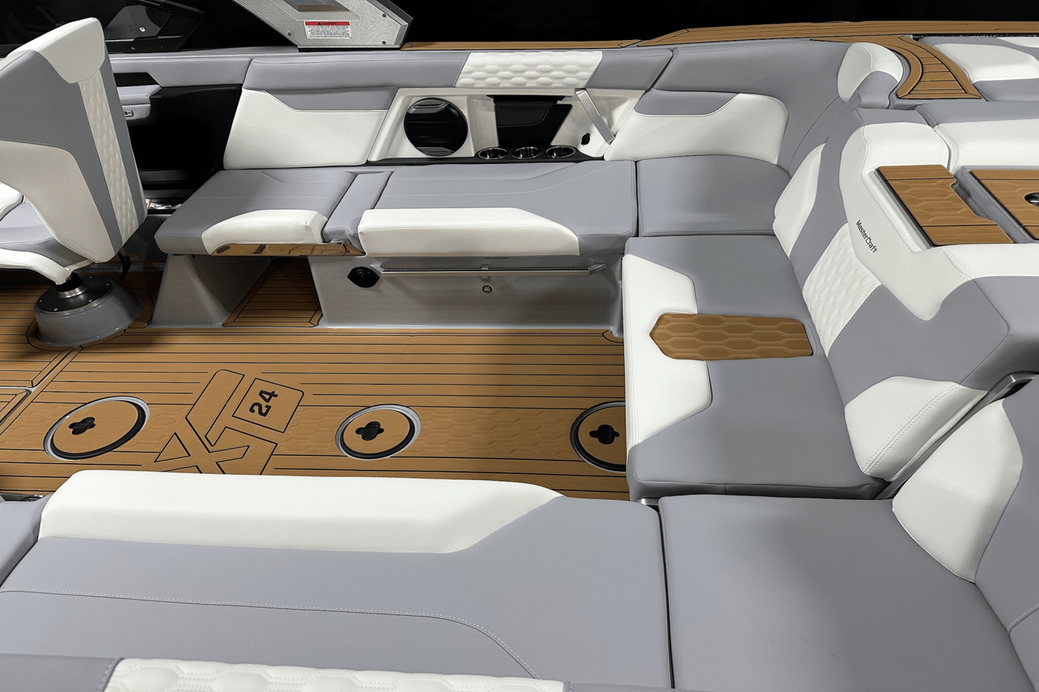 2026 Mastercraft XT24 Image Thumbnail #5