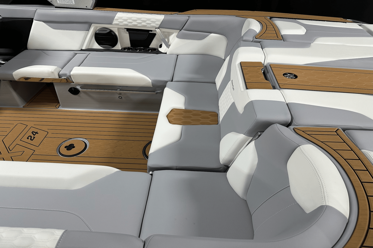 2026 Mastercraft XT24 Image Thumbnail #6