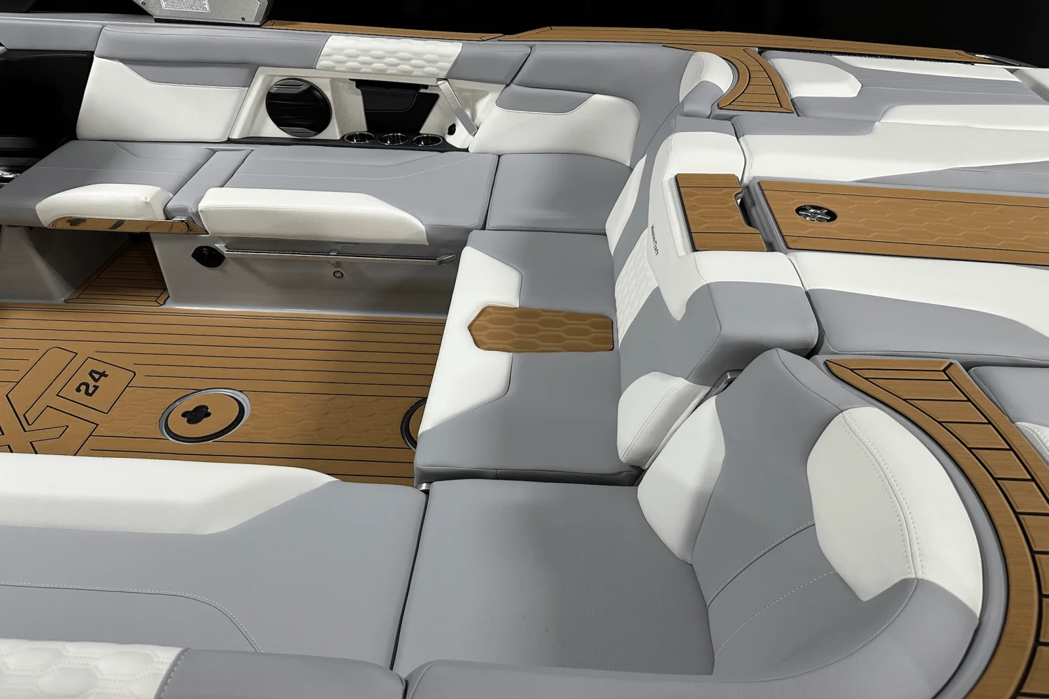 2026 Mastercraft XT24 Image Thumbnail #6