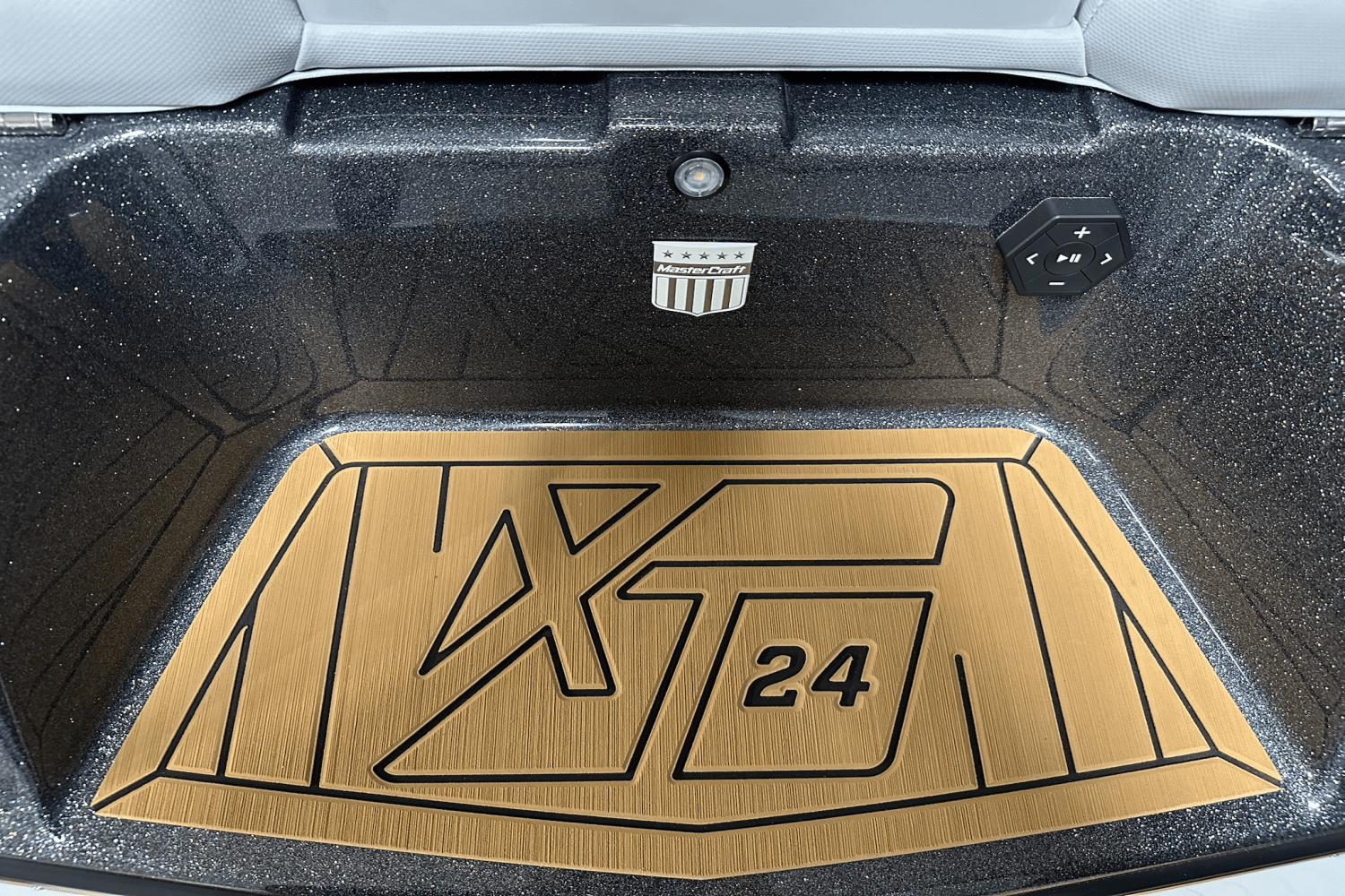 2026 Mastercraft XT24 Image Thumbnail #15