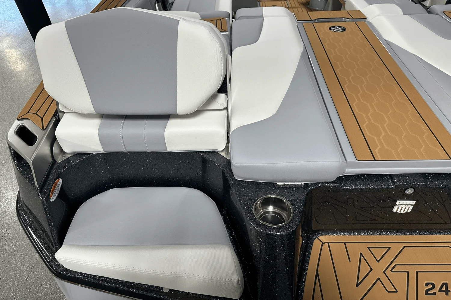 2026 Mastercraft XT24 Image Thumbnail #14