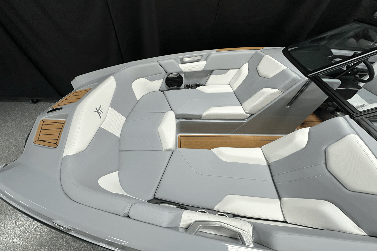 2026 Mastercraft XT24 Image Thumbnail #2