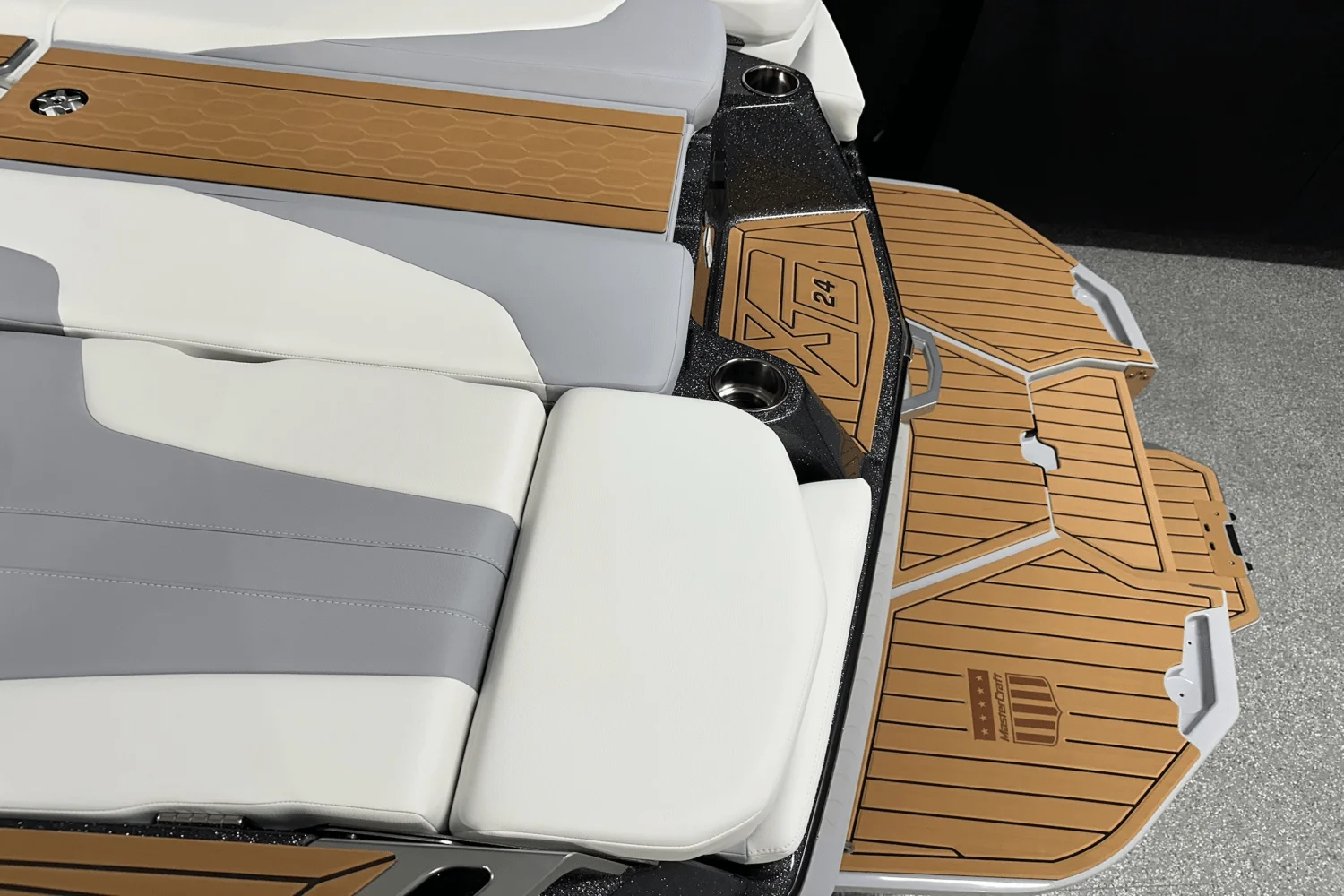 2026 Mastercraft XT24 Image Thumbnail #8