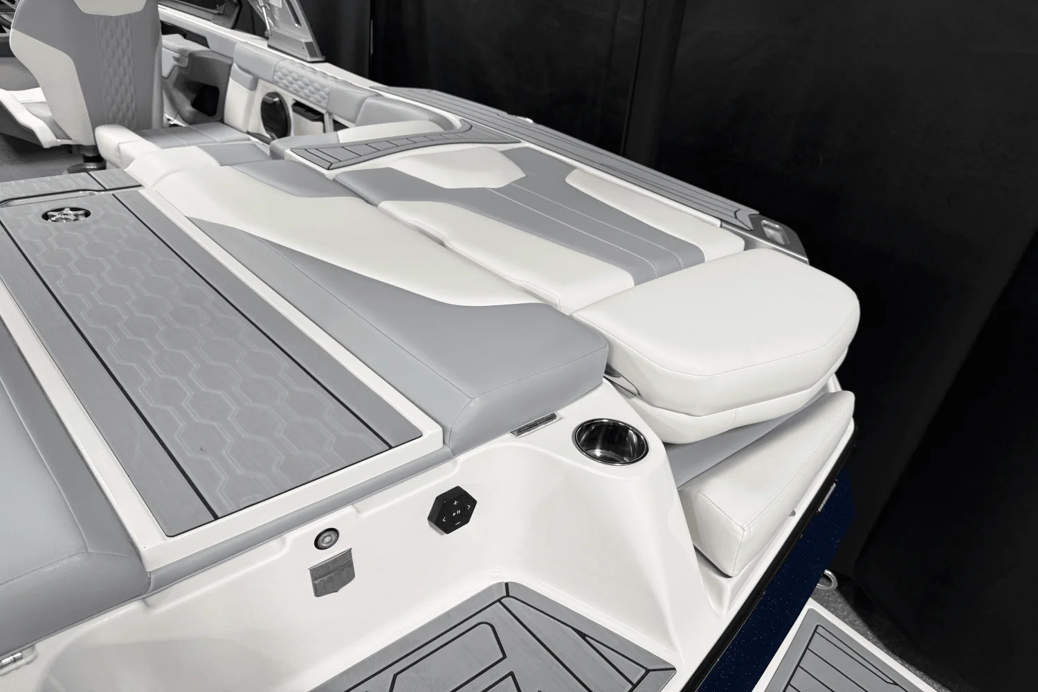 2026 Mastercraft XT23 Image Thumbnail #21