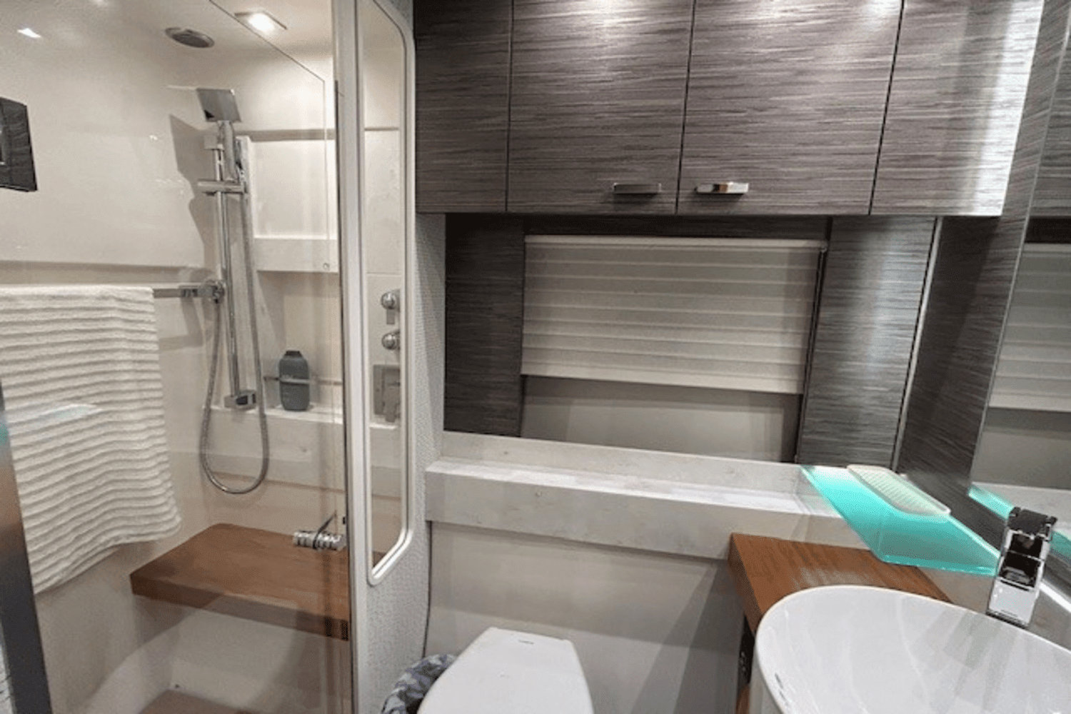 2022 Tiara Yachts
                                                             53 COUPE Image Thumbnail #28
