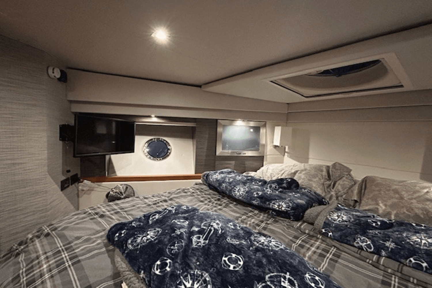 2022 Tiara Yachts
                                                             53 COUPE Image Thumbnail #20