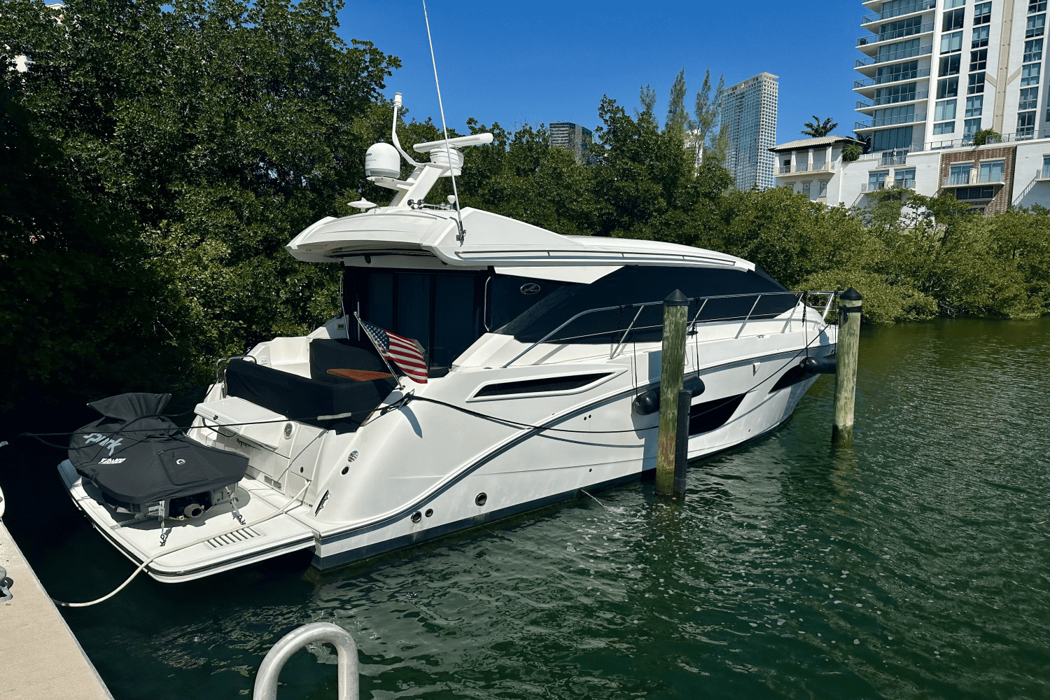 2017 Sea Ray 460 SUNDANCER Image Thumbnail #1