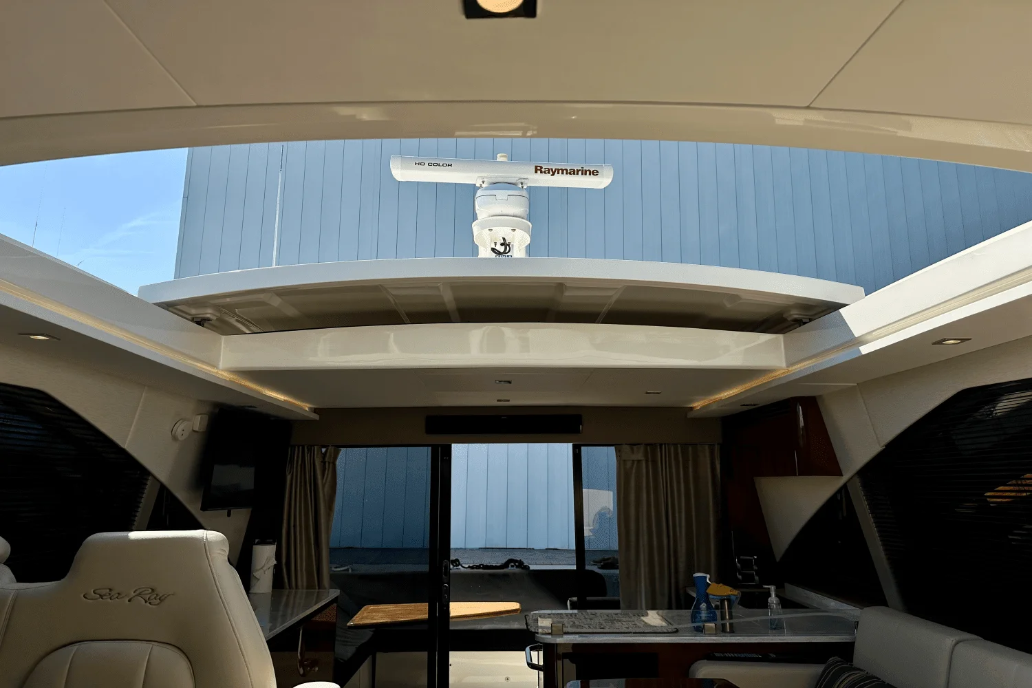 2017 Sea Ray 460 SUNDANCER Image Thumbnail #7