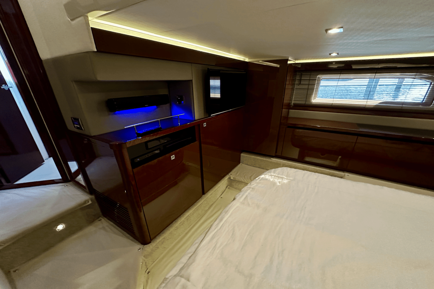 2017 Sea Ray 460 SUNDANCER Image Thumbnail #28