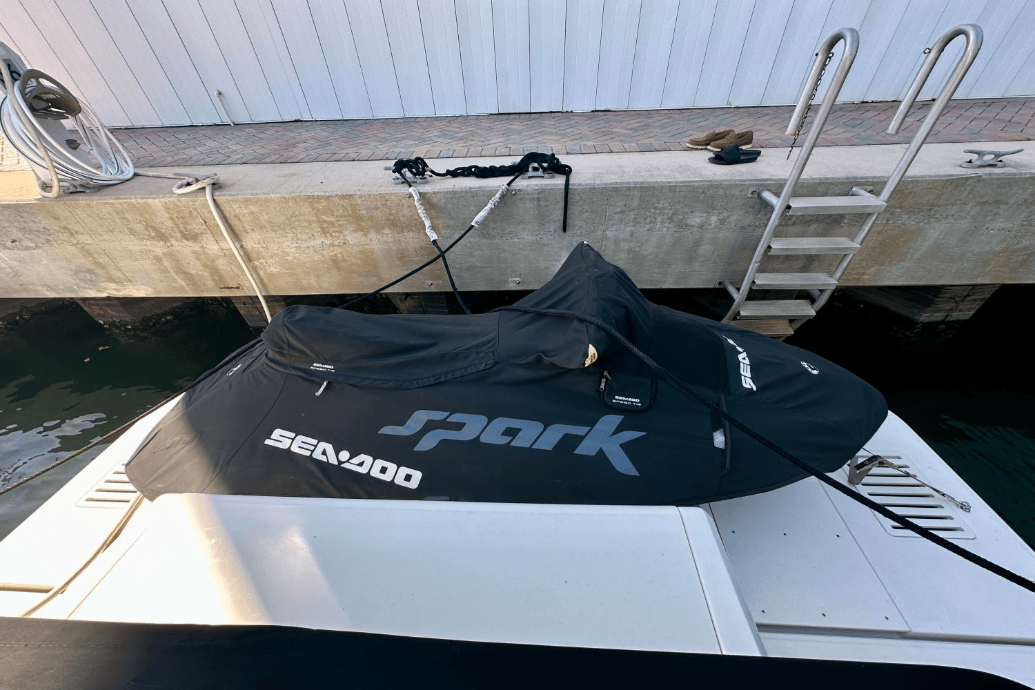 2017 Sea Ray 460 SUNDANCER Image Thumbnail #3