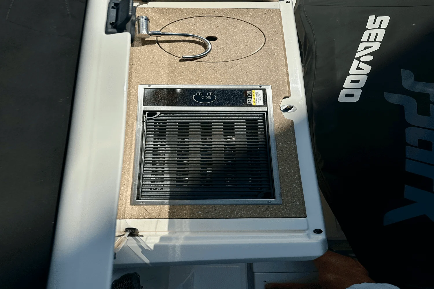 2017 Sea Ray 460 SUNDANCER Image Thumbnail #12