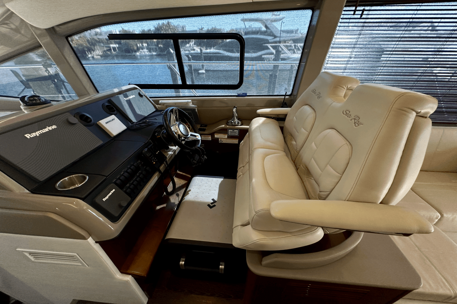 2017 Sea Ray 460 SUNDANCER Image Thumbnail #20