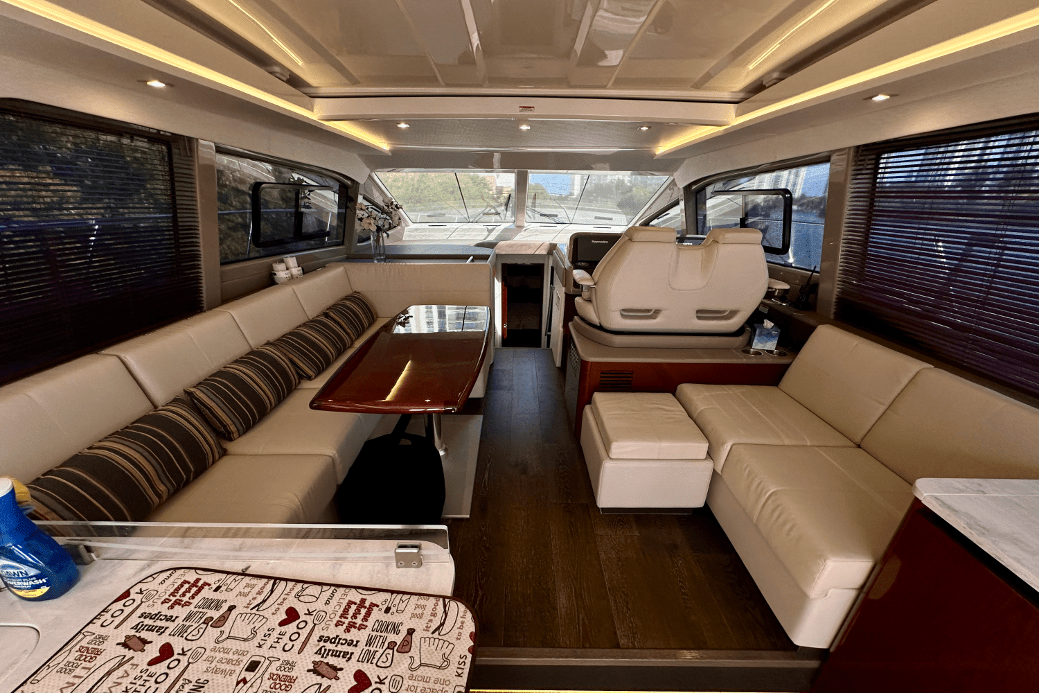 2017 Sea Ray 460 SUNDANCER Image Thumbnail #35