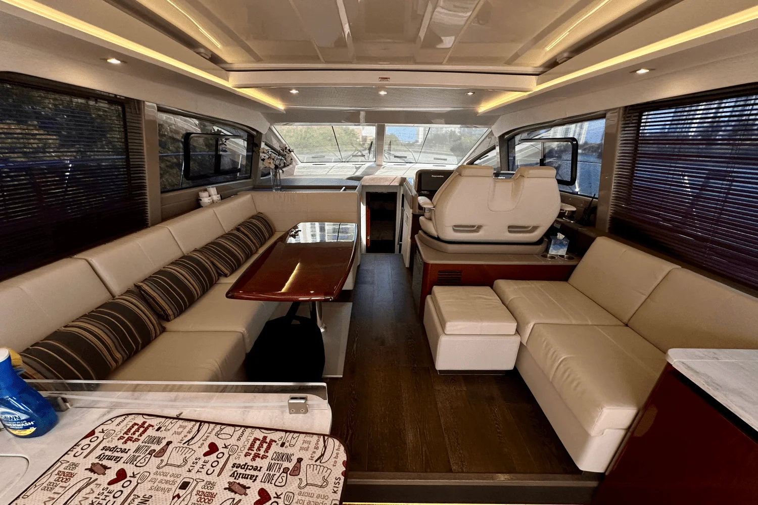 2017 Sea Ray 460 SUNDANCER Image Thumbnail #35