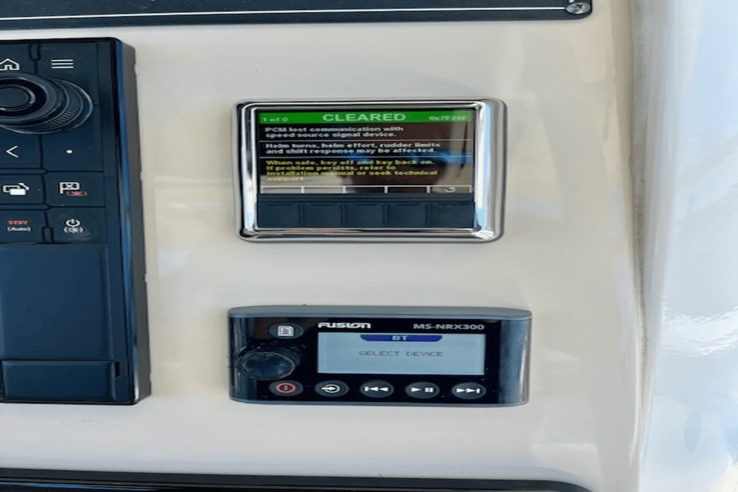 2019 Boston Whaler 330 OUTRAGE Image Thumbnail #27