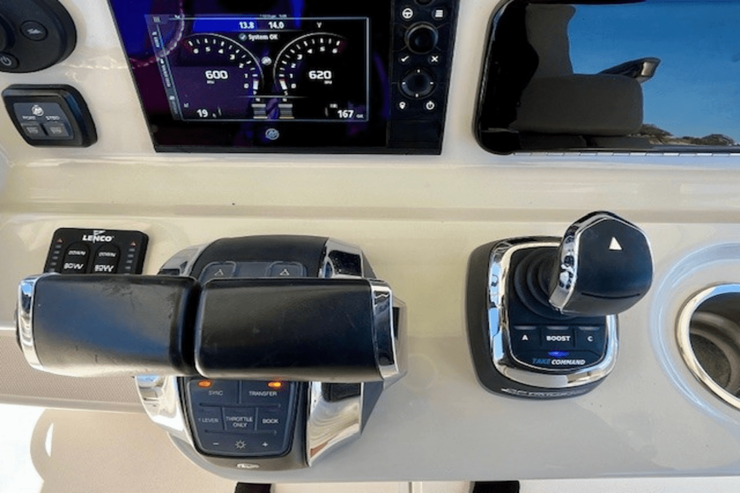 2019 Boston Whaler 330 OUTRAGE Image Thumbnail #24