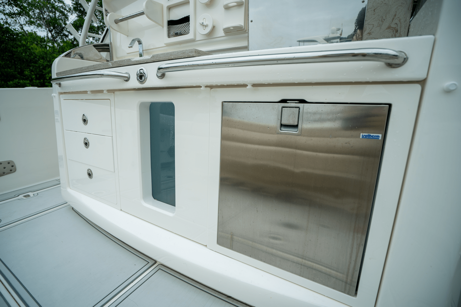 2018 Boston Whaler 420 OUTRAGE Image Thumbnail #12