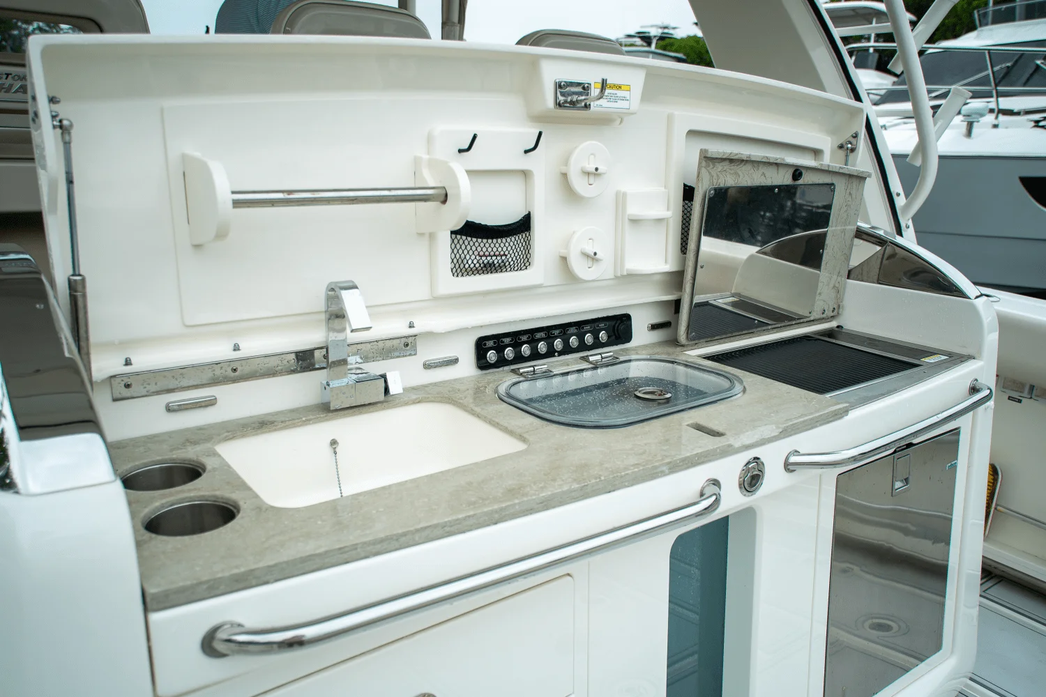 2018 Boston Whaler 420 OUTRAGE Image Thumbnail #9