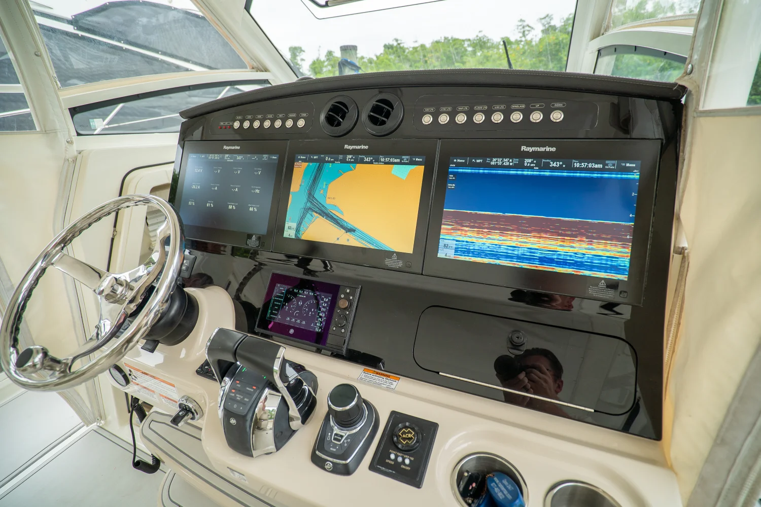 2018 Boston Whaler 420 OUTRAGE Image Thumbnail #19