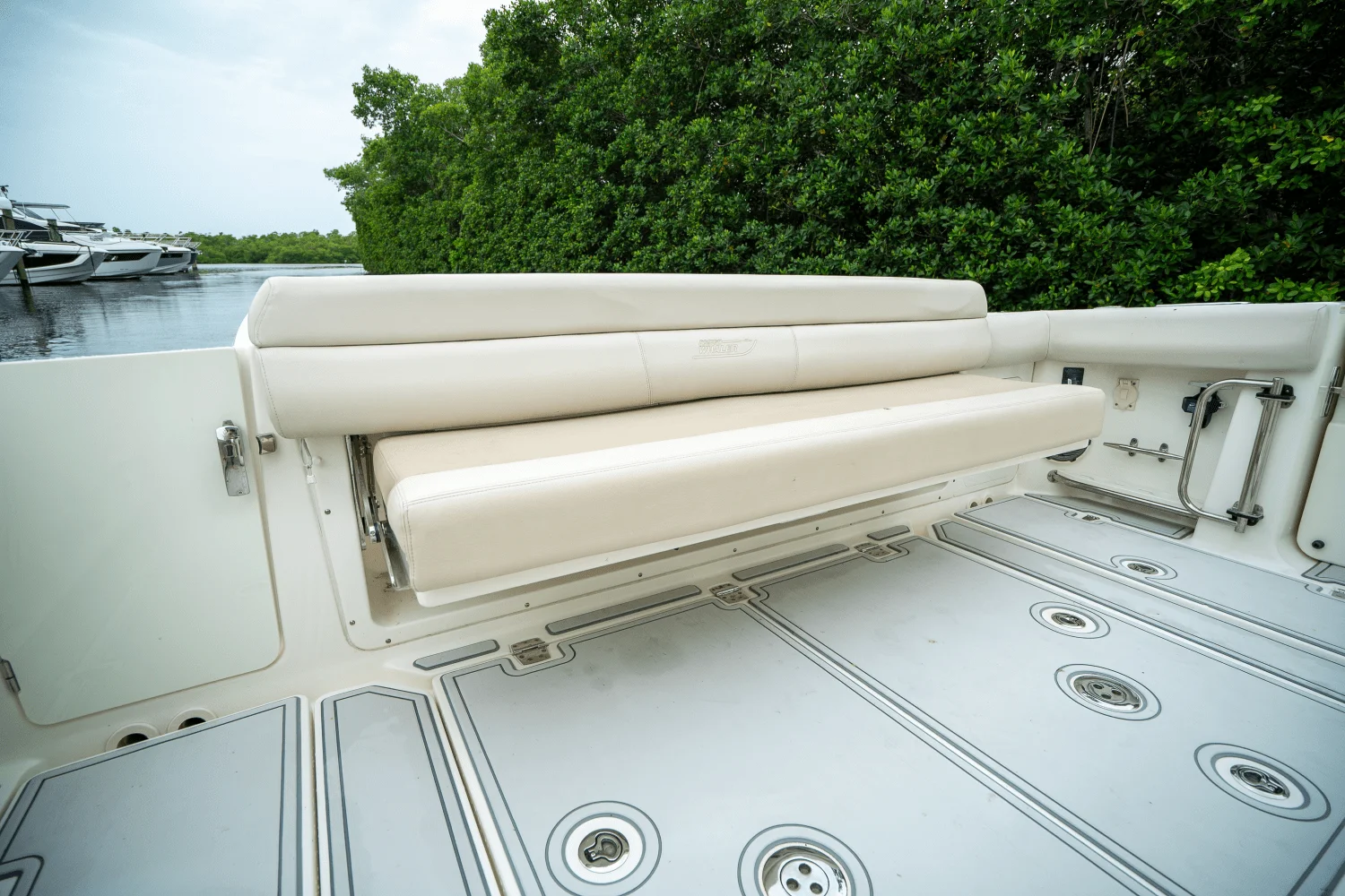 2018 Boston Whaler 420 OUTRAGE Image Thumbnail #8