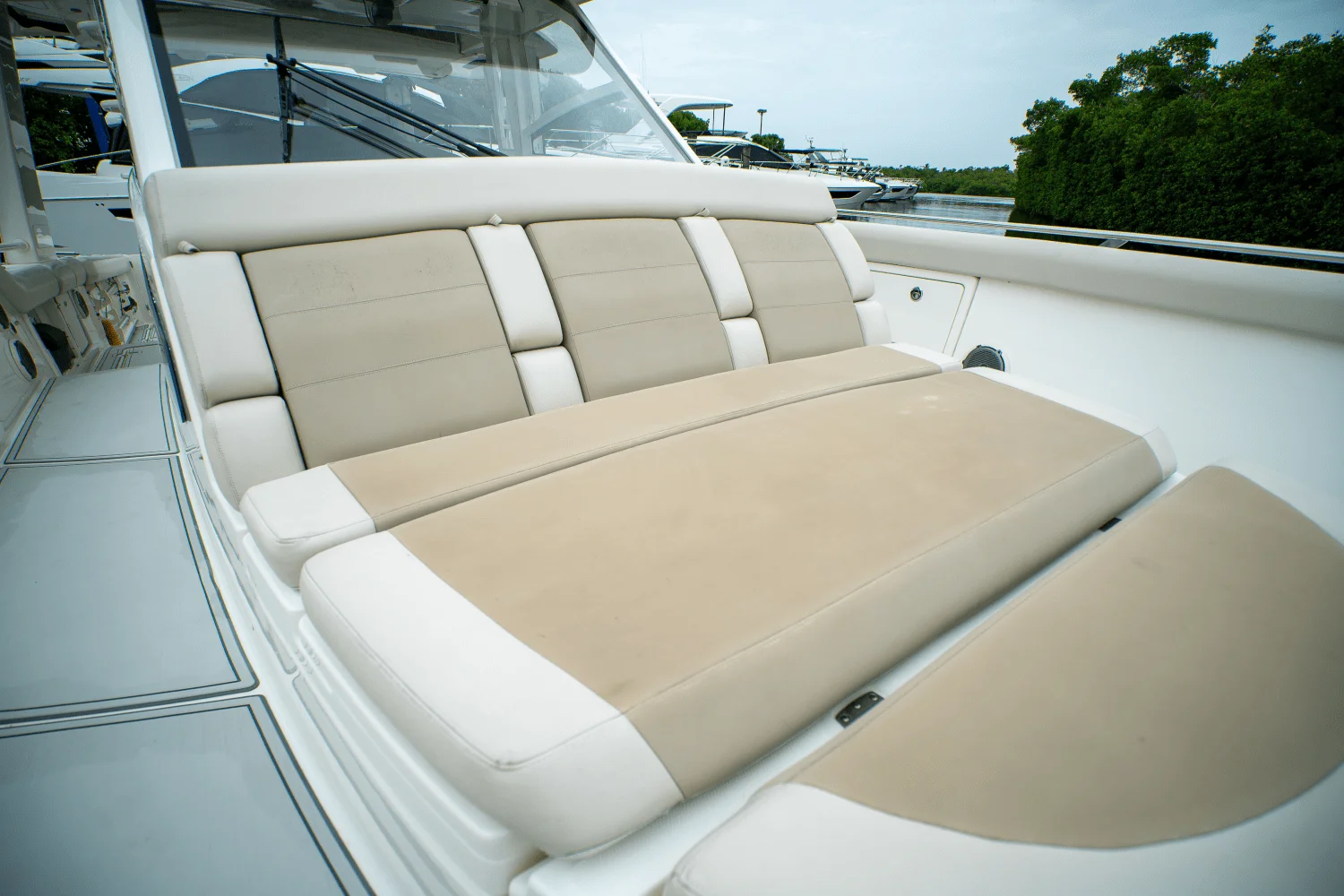 2018 Boston Whaler 420 OUTRAGE Image Thumbnail #32