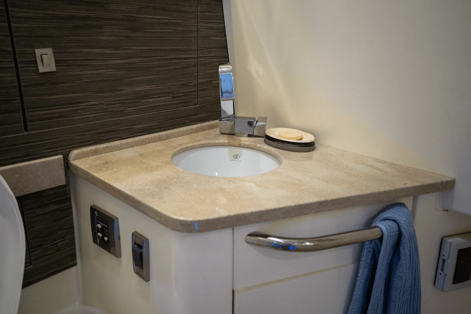 2018 Boston Whaler 420 OUTRAGE Image Thumbnail #27