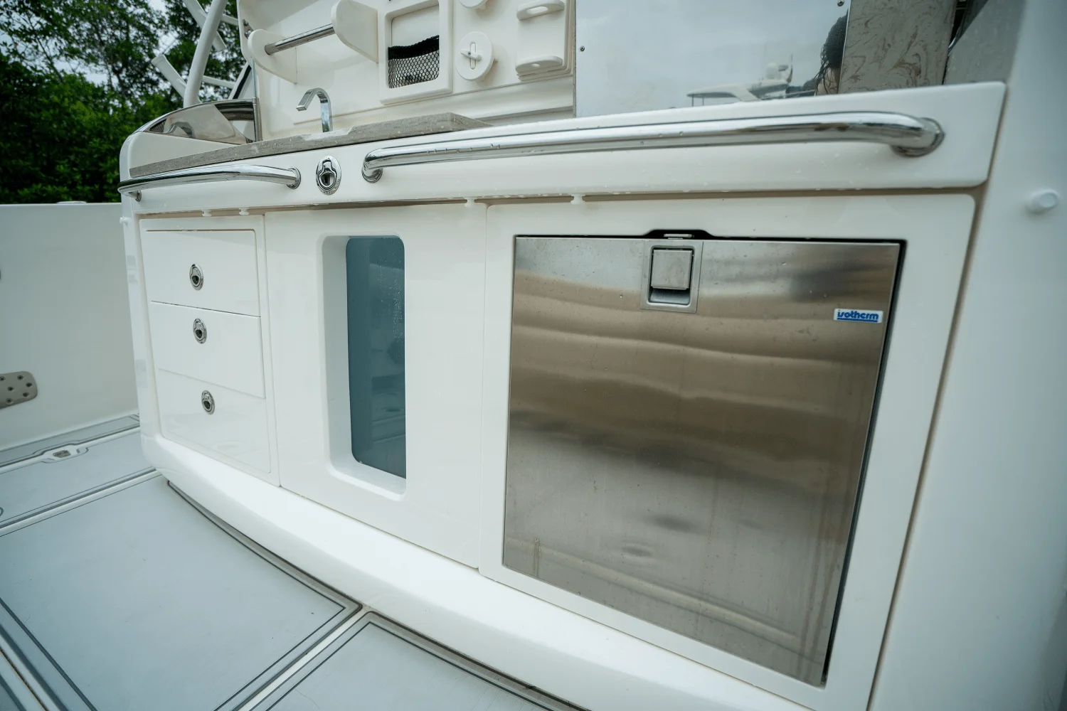 2018 Boston Whaler 420 OUTRAGE Image Thumbnail #12