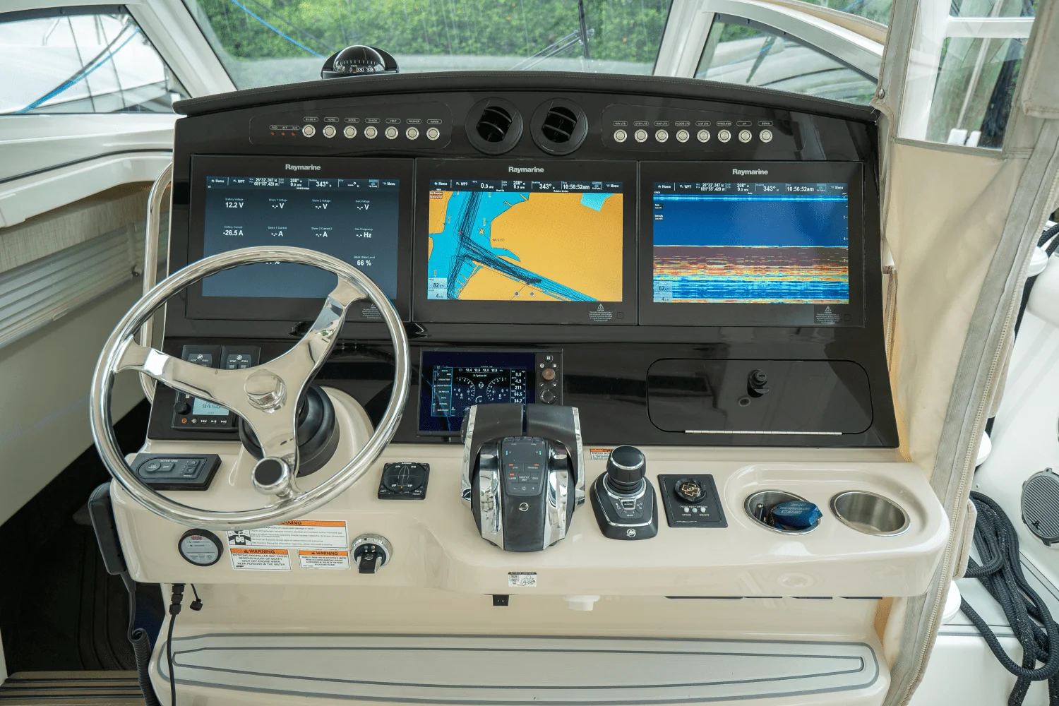 2018 Boston Whaler 420 OUTRAGE Image Thumbnail #17