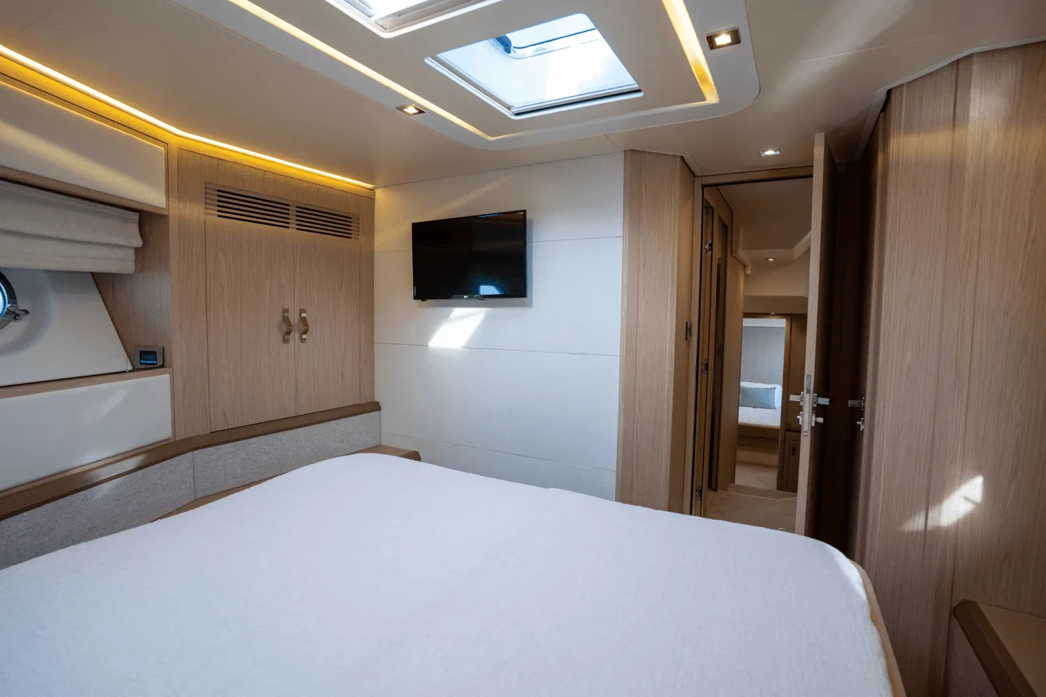 2019 Monte Carlo Yachts MC6 Image Thumbnail #49