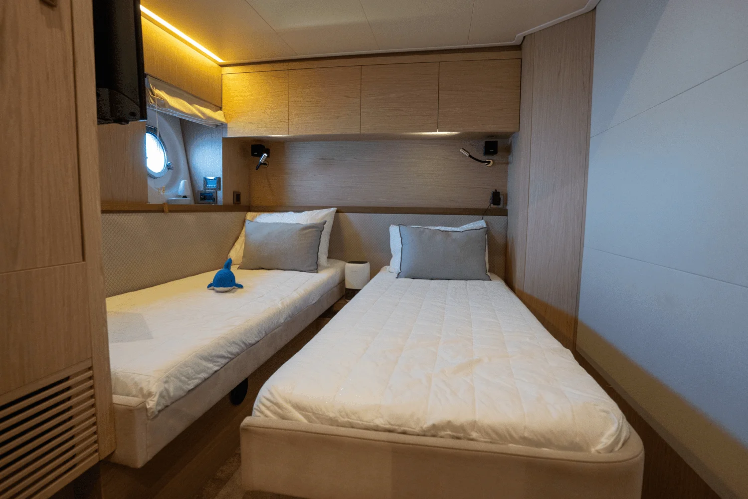 2019 Monte Carlo Yachts MC6 Image Thumbnail #53