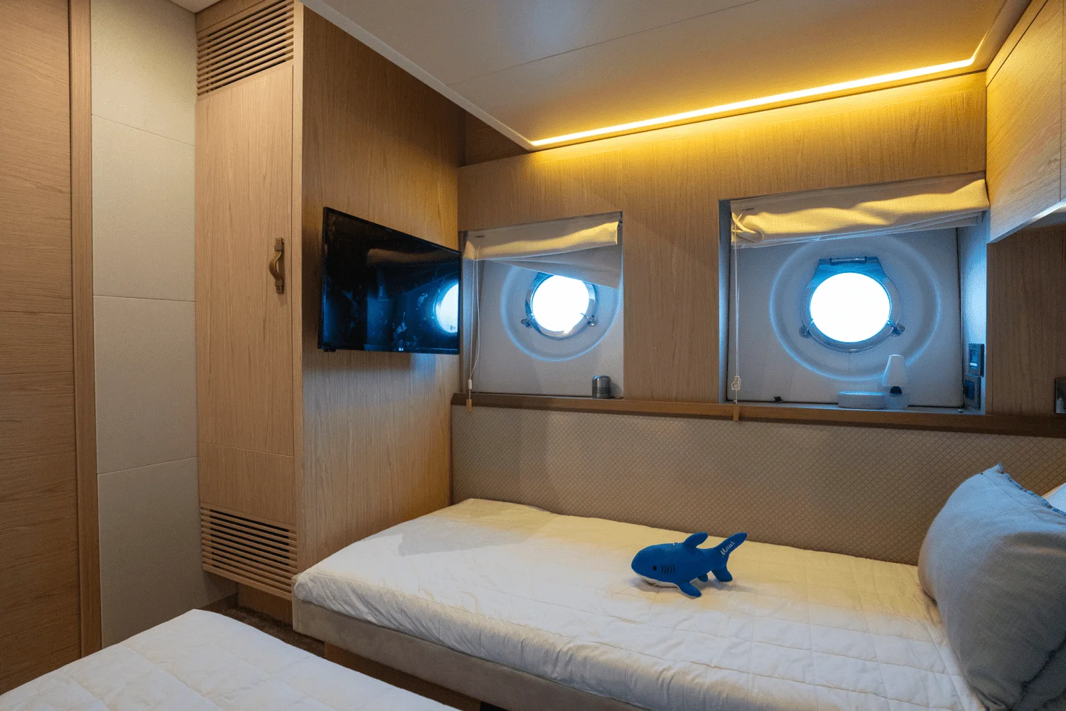 2019 Monte Carlo Yachts MC6 Image Thumbnail #50