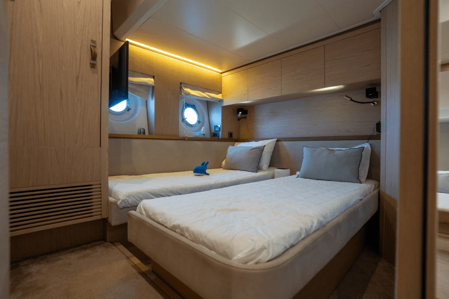 2019 Monte Carlo Yachts MC6 Image Thumbnail #52