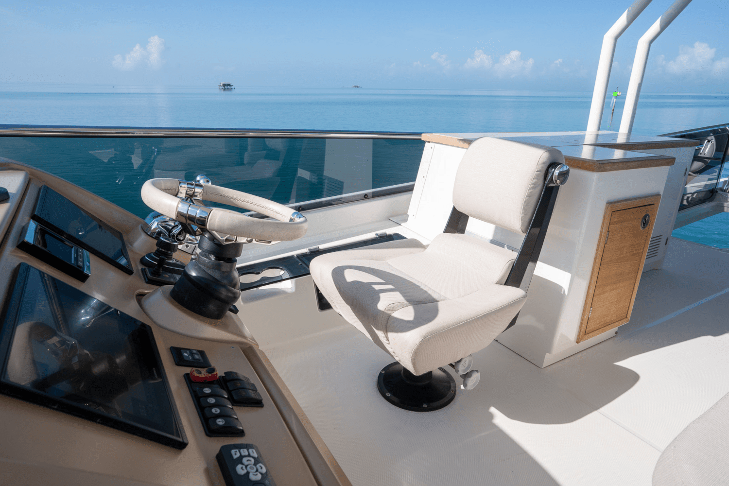 2019 Monte Carlo Yachts MC6 Image Thumbnail #15