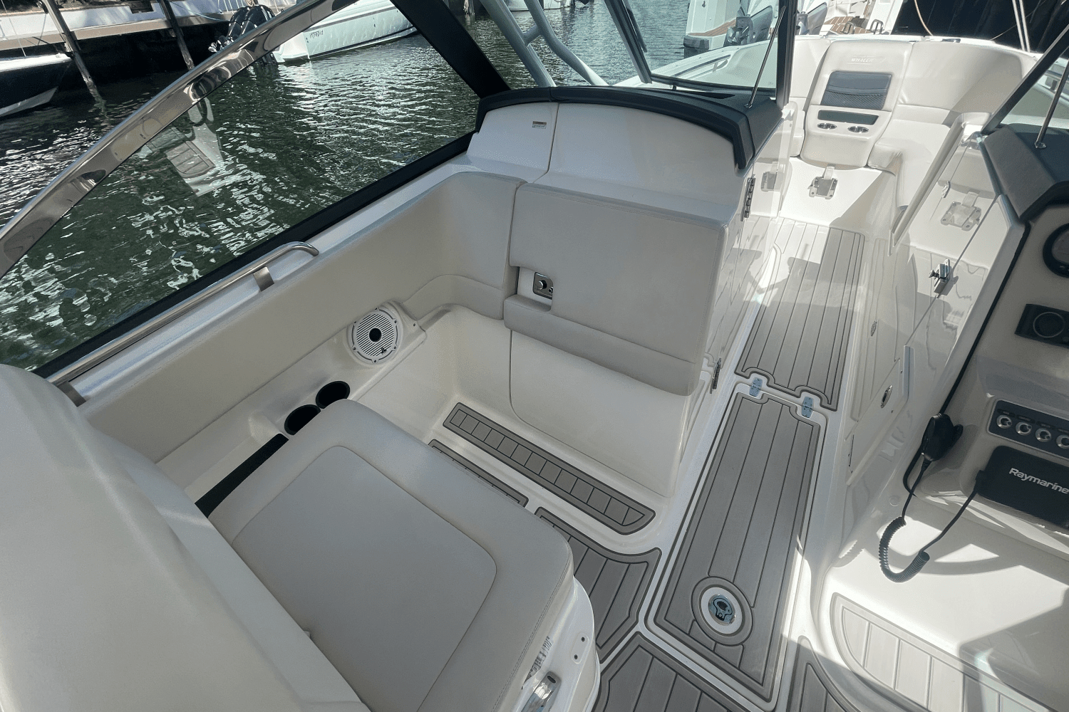 2019 Boston Whaler 270 VANTAGE Image Thumbnail #14