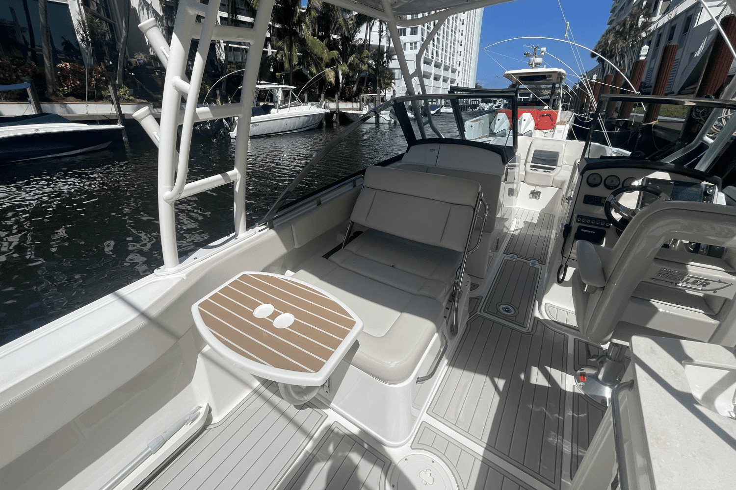 2019 Boston Whaler 270 VANTAGE Image Thumbnail #34