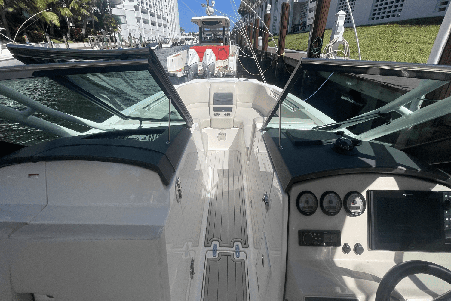 2019 Boston Whaler 270 VANTAGE Image Thumbnail #30
