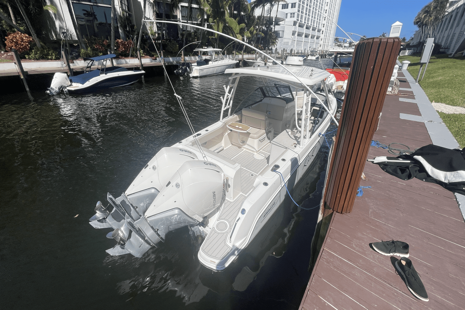 2019 Boston Whaler 270 VANTAGE Image Thumbnail #2