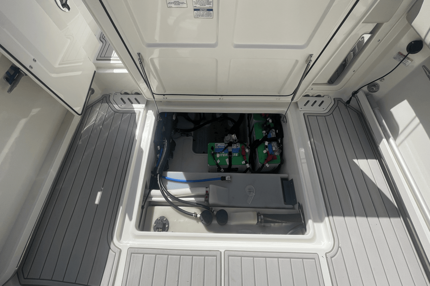 2019 Boston Whaler 270 VANTAGE Image Thumbnail #27