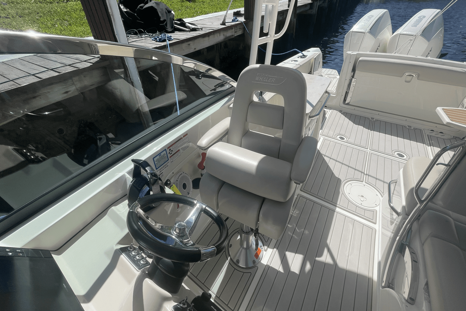 2019 Boston Whaler 270 VANTAGE Image Thumbnail #12