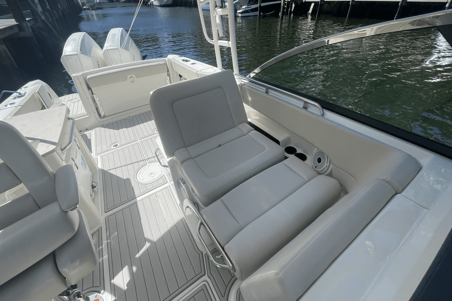 2019 Boston Whaler 270 VANTAGE Image Thumbnail #22