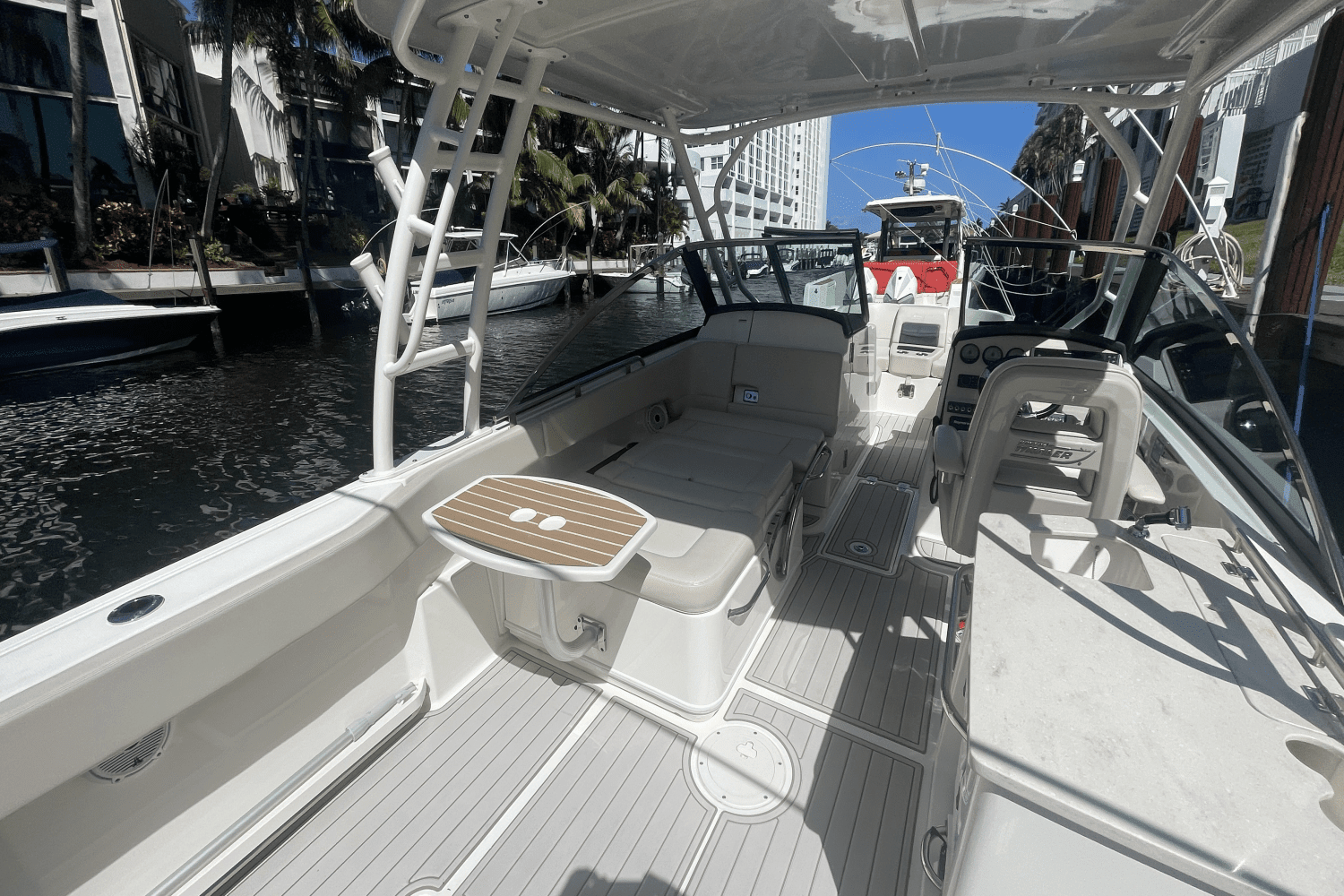 2019 Boston Whaler 270 VANTAGE Image Thumbnail #20